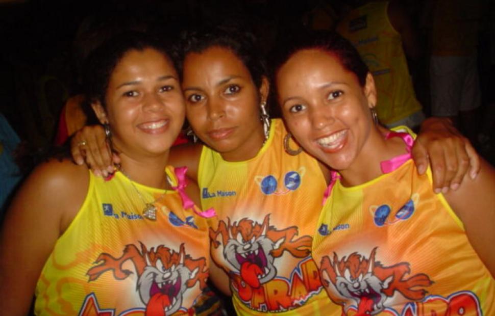 bloco-aloprado-olodum-barra-de-sao-miguel-2006 (228)