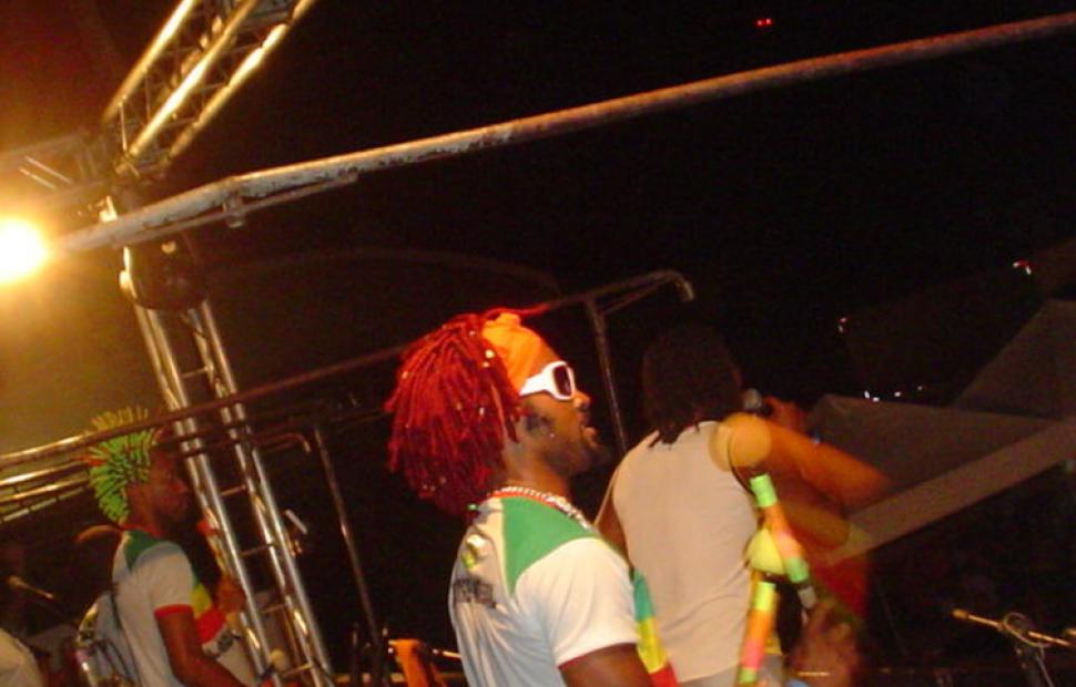 bloco-aloprado-olodum-barra-de-sao-miguel-2006 (253)