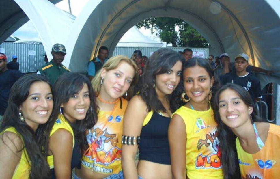 bloco-aloprado-olodum-barra-de-sao-miguel-2006 (44)