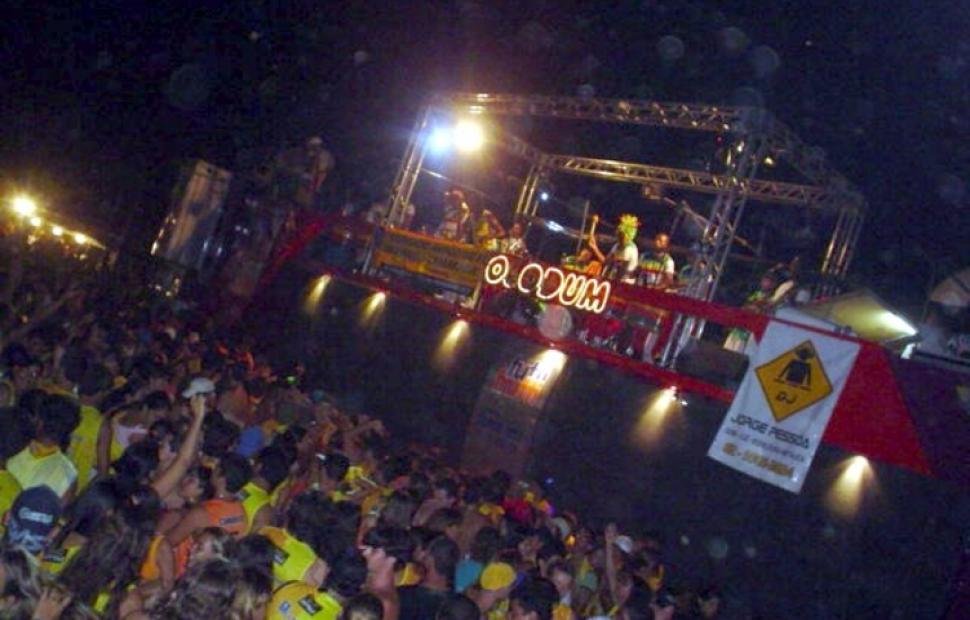 bloco-aloprado-olodum-barra-de-sao-miguel-2006 (93)