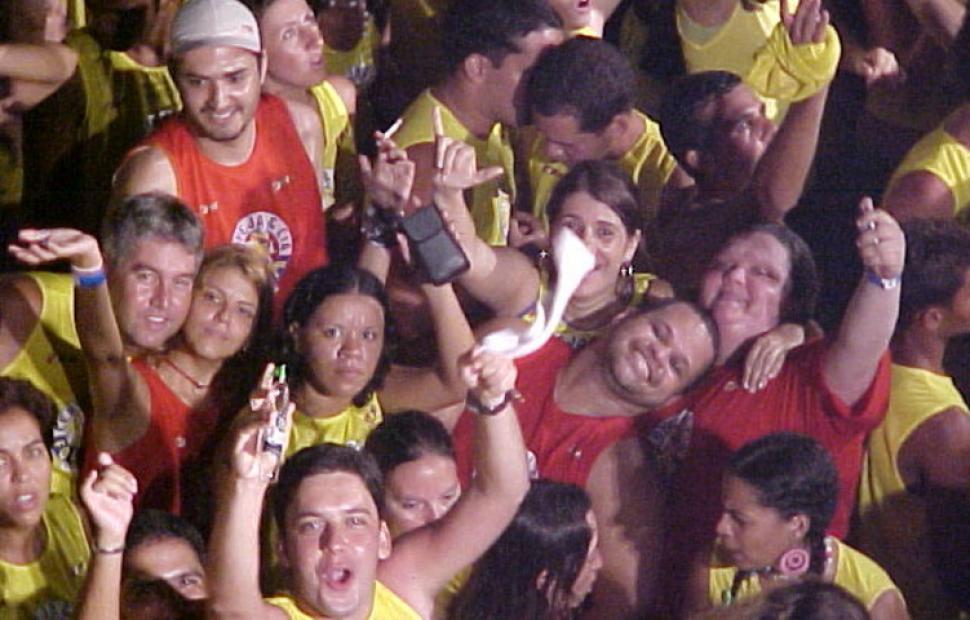 ivete-sangalo-bora-bora-andre-lelys-caveira-e-cia-folia-maceio-2004 (113)