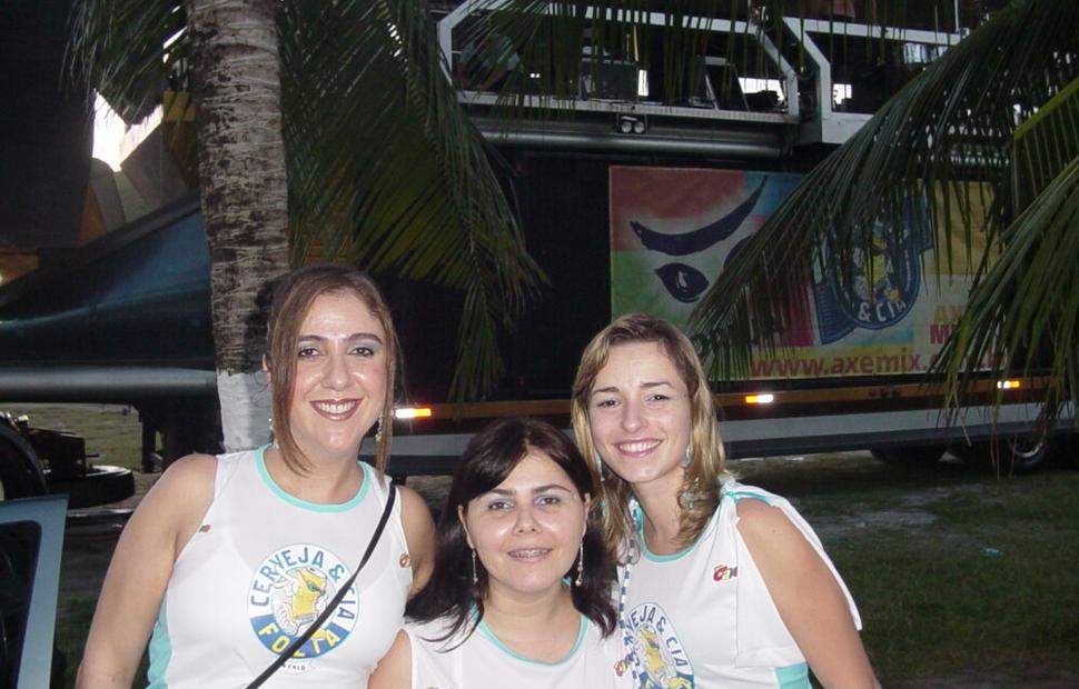 ivete-sangalo-bora-bora-andre-lelys-caveira-e-cia-folia-maceio-2004 (114)