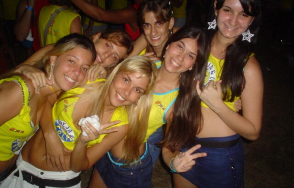 ivete-sangalo-bora-bora-andre-lelys-caveira-e-cia-folia-maceio-2004 (118)