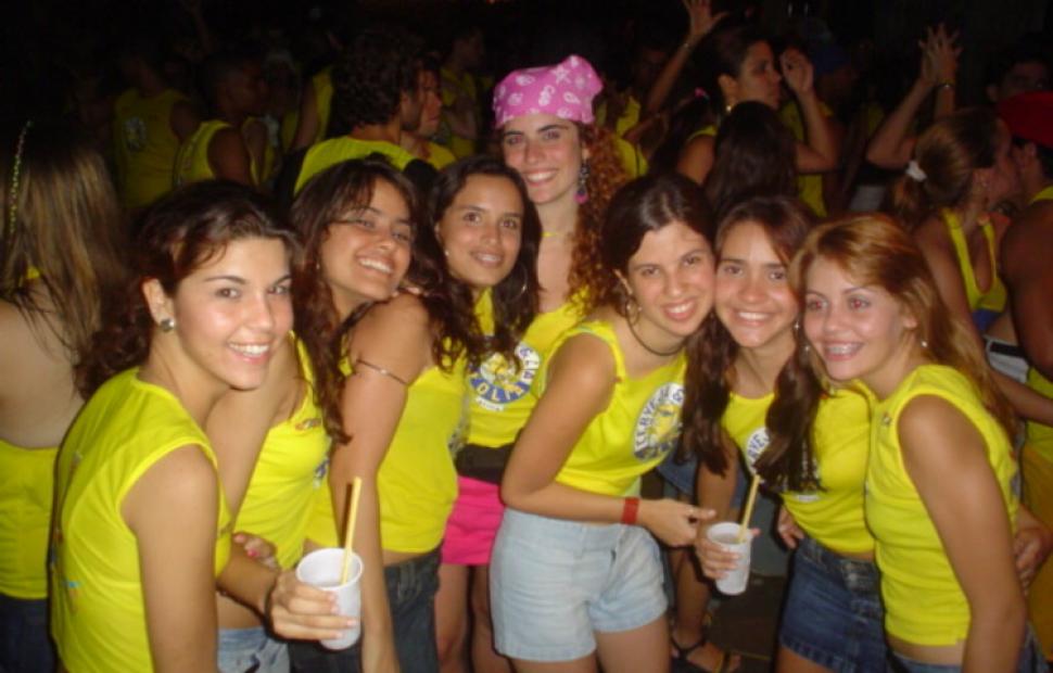 ivete-sangalo-bora-bora-andre-lelys-caveira-e-cia-folia-maceio-2004 (140)