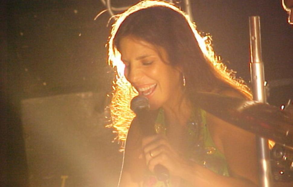 ivete-sangalo-bora-bora-andre-lelys-caveira-e-cia-folia-maceio-2004 (15)