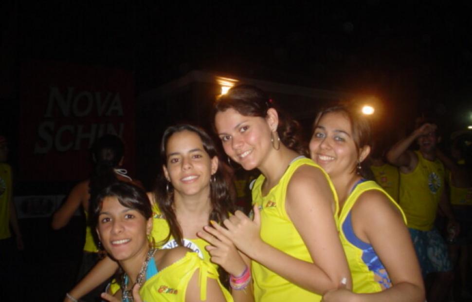 ivete-sangalo-bora-bora-andre-lelys-caveira-e-cia-folia-maceio-2004 (168)