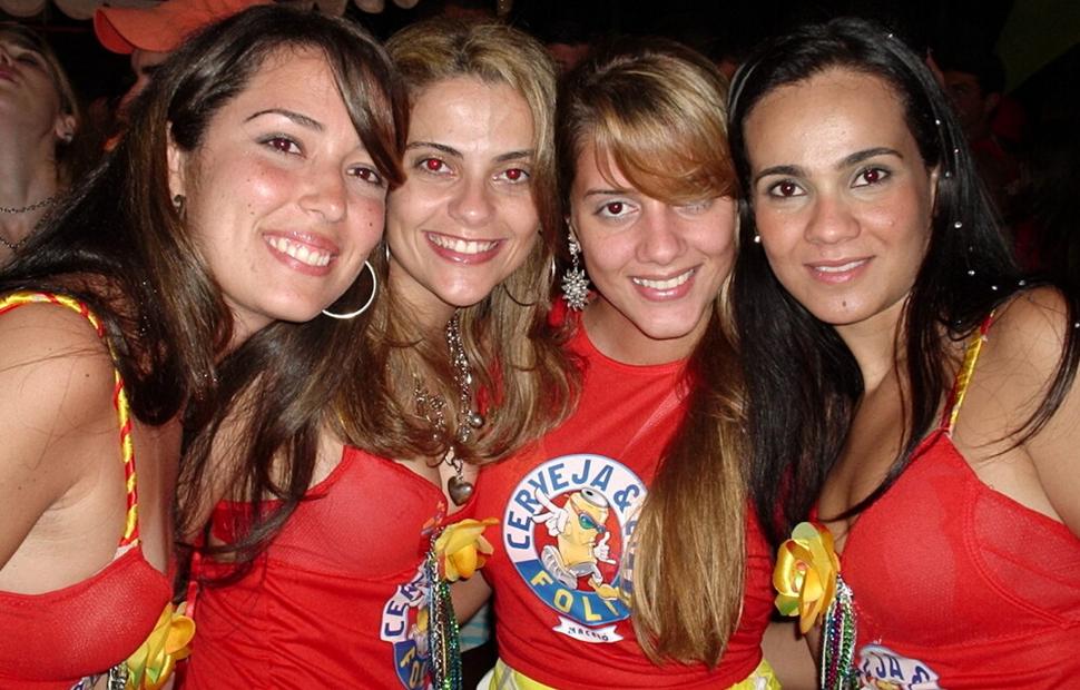 ivete-sangalo-bora-bora-andre-lelys-caveira-e-cia-folia-maceio-2004 (19)