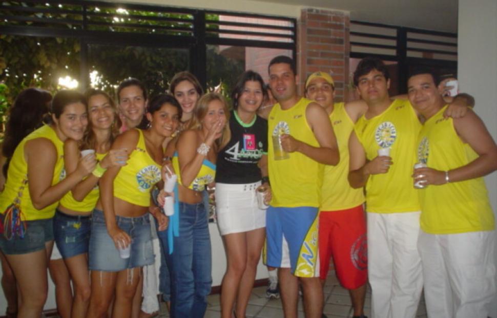 ivete-sangalo-bora-bora-andre-lelys-caveira-e-cia-folia-maceio-2004 (225)