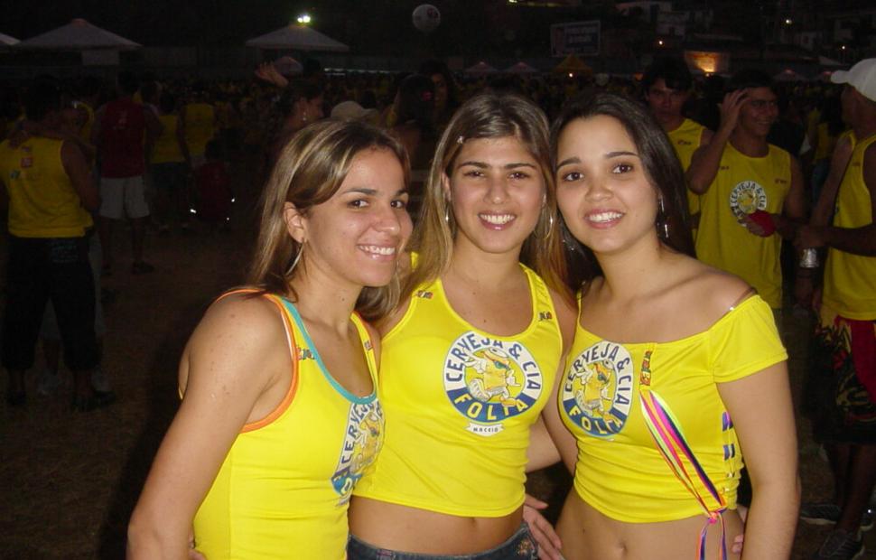 ivete-sangalo-bora-bora-andre-lelys-caveira-e-cia-folia-maceio-2004 (24)