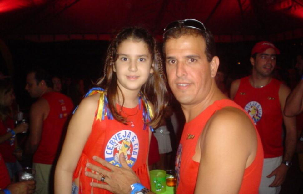 ivete-sangalo-bora-bora-andre-lelys-caveira-e-cia-folia-maceio-2004 (36)