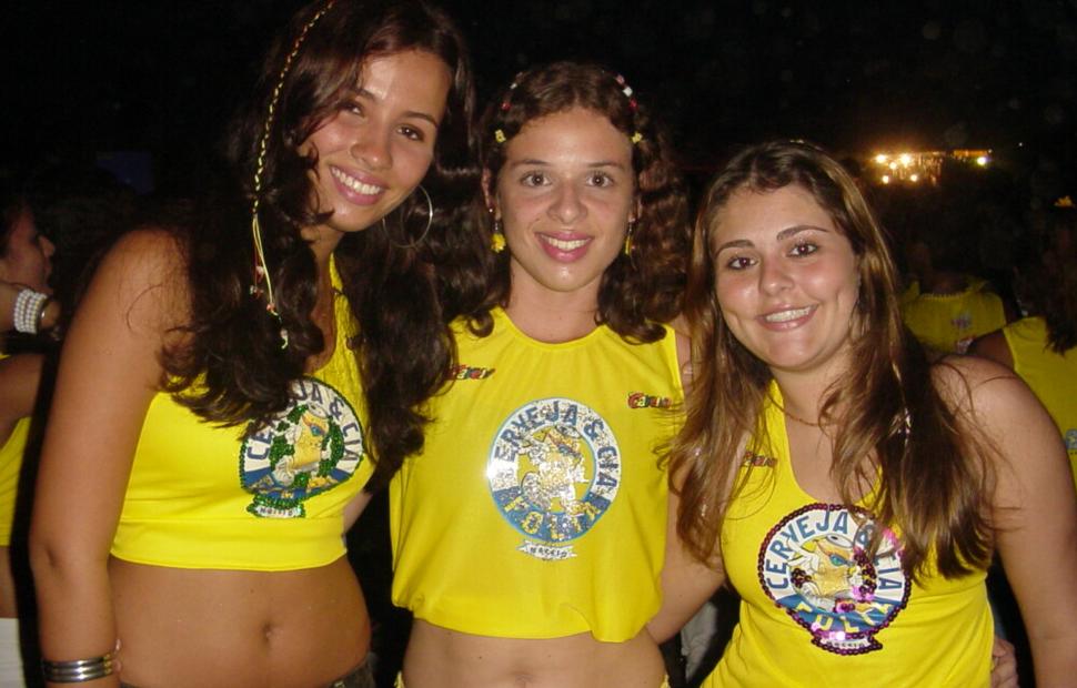 ivete-sangalo-bora-bora-andre-lelys-caveira-e-cia-folia-maceio-2004 (4)