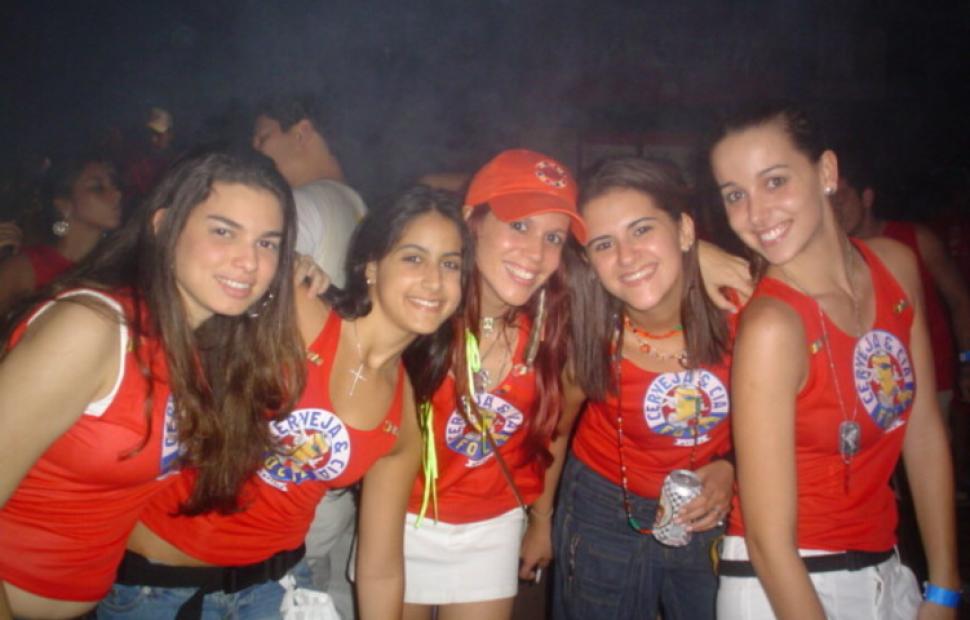 ivete-sangalo-bora-bora-andre-lelys-caveira-e-cia-folia-maceio-2004 (41)