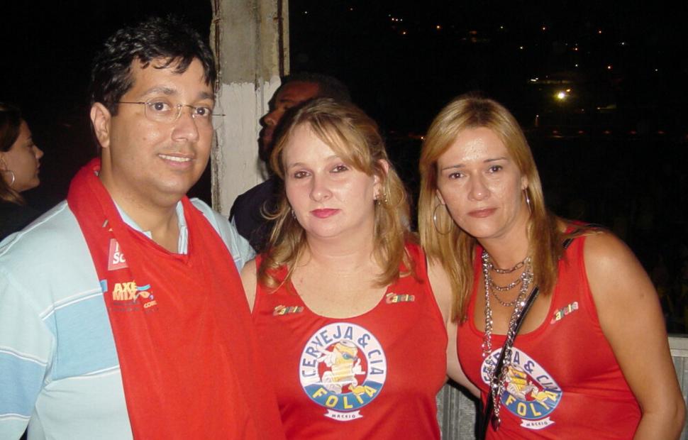 ivete-sangalo-bora-bora-andre-lelys-caveira-e-cia-folia-maceio-2004 (5)