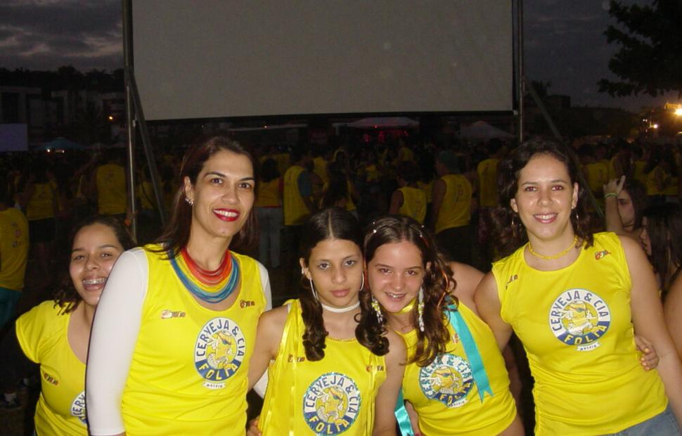 ivete-sangalo-bora-bora-andre-lelys-caveira-e-cia-folia-maceio-2004 (54)