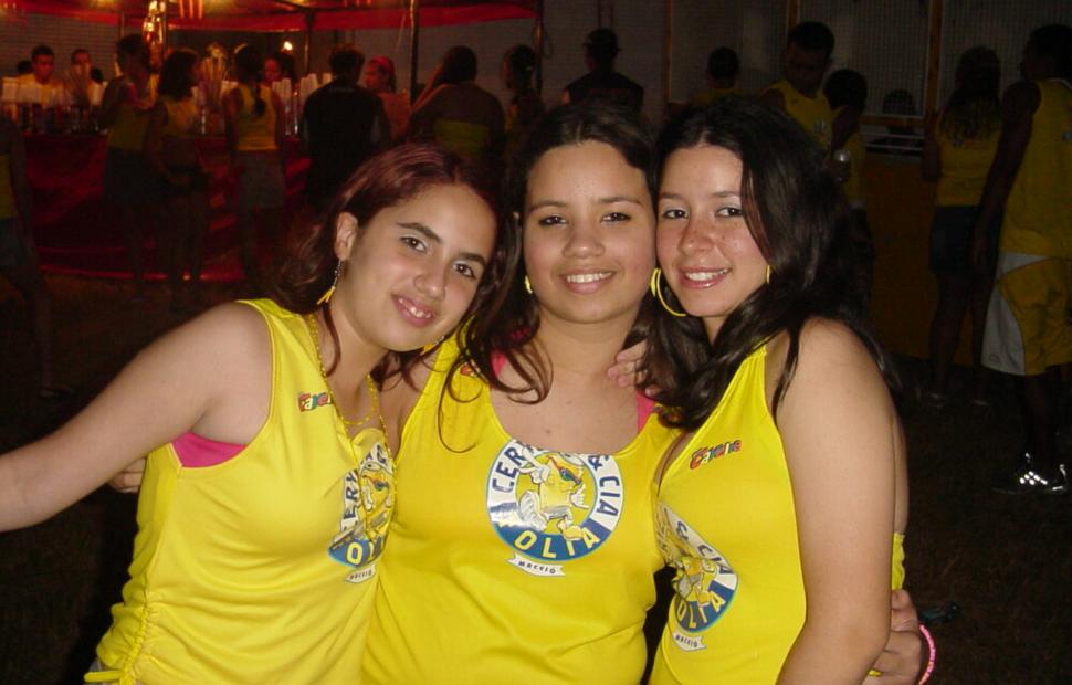 ivete-sangalo-bora-bora-andre-lelys-caveira-e-cia-folia-maceio-2004 (56)