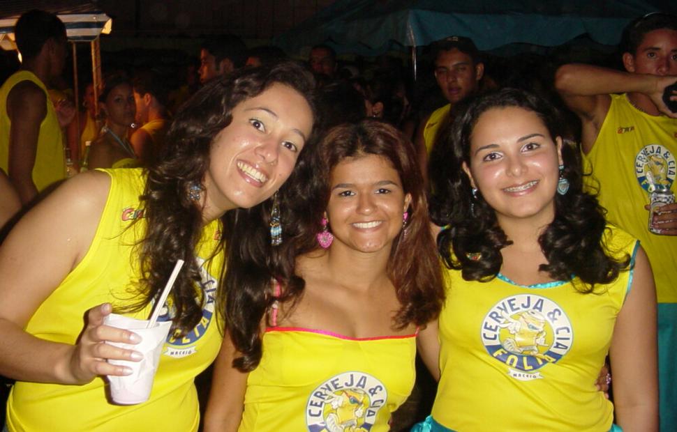 ivete-sangalo-bora-bora-andre-lelys-caveira-e-cia-folia-maceio-2004 (60)