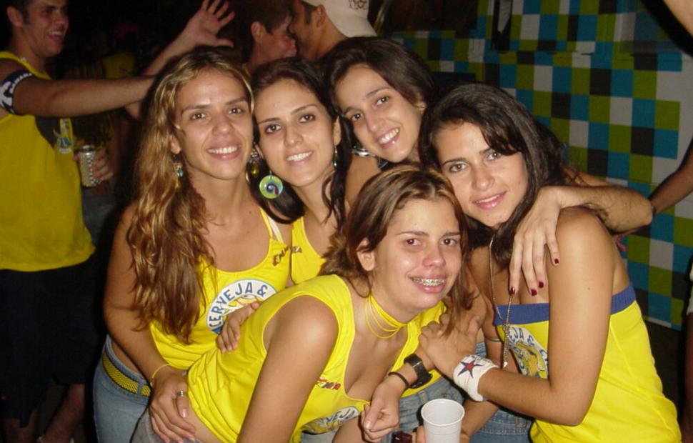 ivete-sangalo-bora-bora-andre-lelys-caveira-e-cia-folia-maceio-2004 (64)