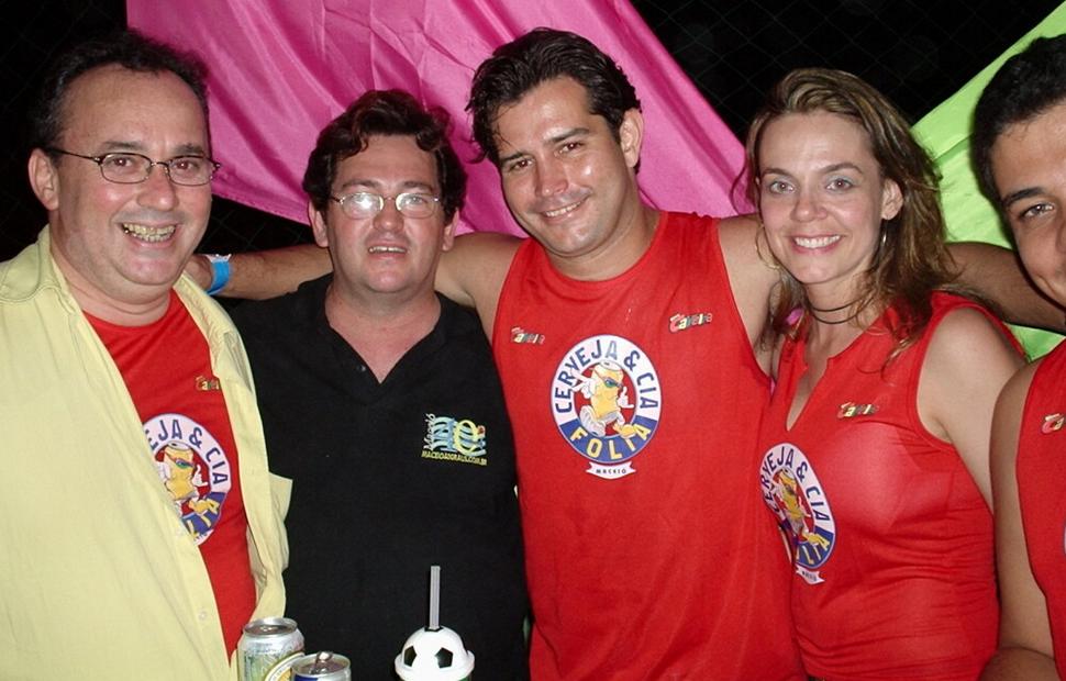 ivete-sangalo-bora-bora-andre-lelys-caveira-e-cia-folia-maceio-2004 (84)