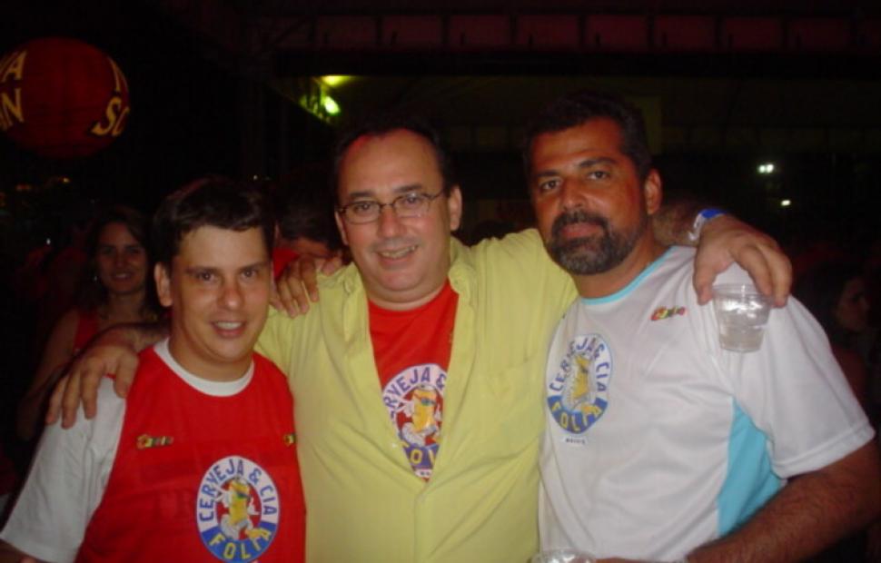 ivete-sangalo-bora-bora-andre-lelys-caveira-e-cia-folia-maceio-2004 (89)