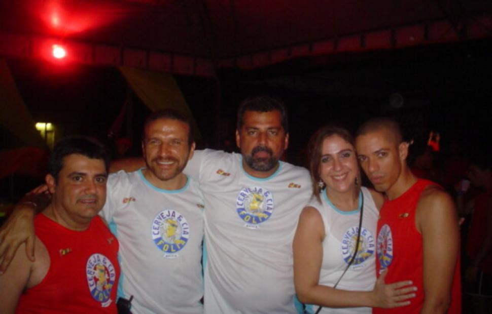 ivete-sangalo-bora-bora-andre-lelys-caveira-e-cia-folia-maceio-2004 (90)