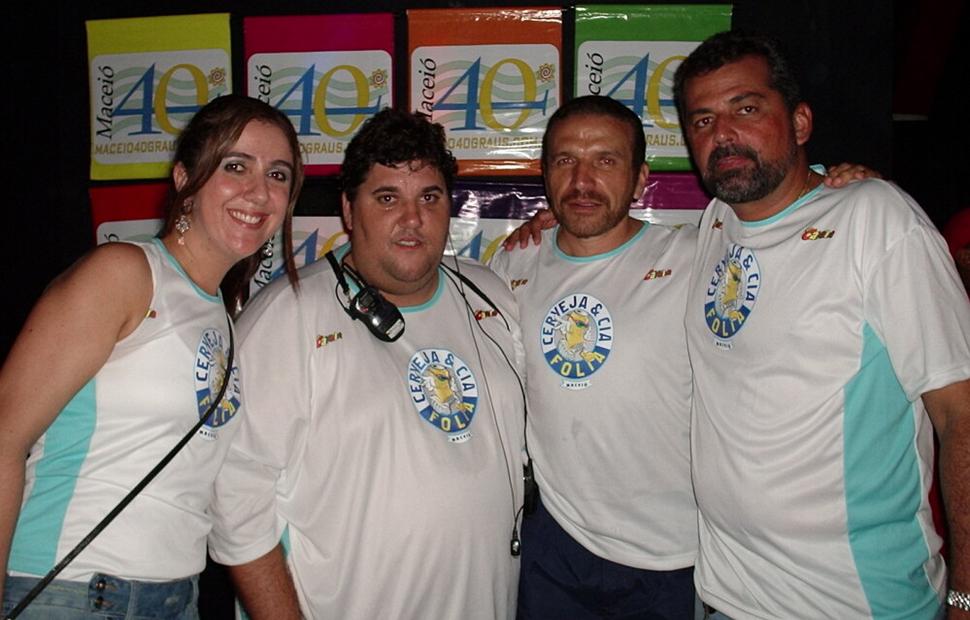 ivete-sangalo-bora-bora-andre-lelys-caveira-e-cia-folia-maceio-2004 (96)