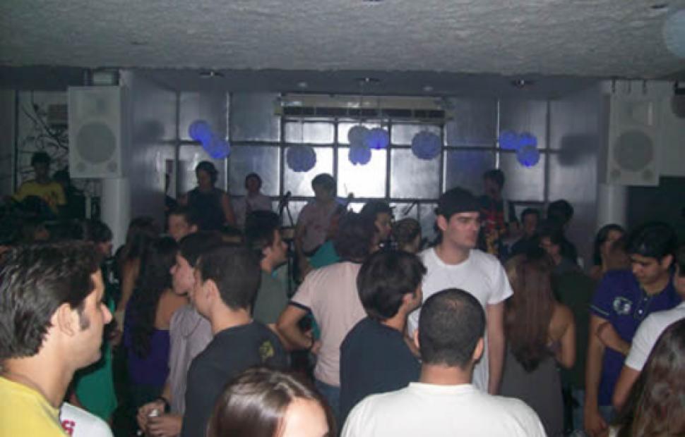 Boate-cassino-03-07-2008-tbt40graus48