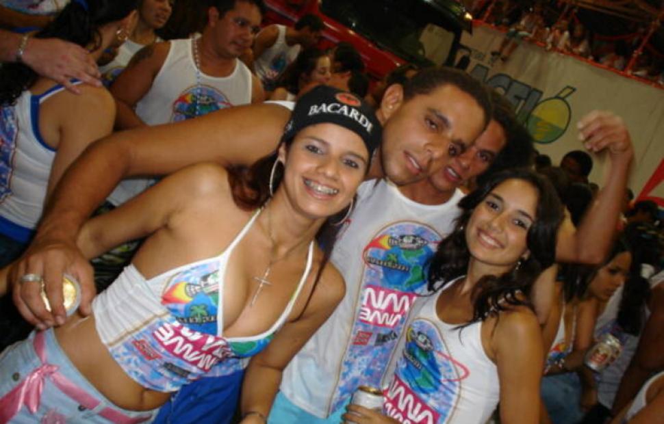 Chiclete-com-banana-nana-banana-2004-maceio-fest-maceio-40-graus_352