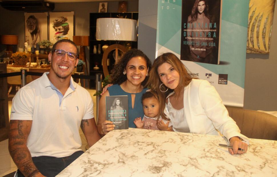 Cristiana-Oliveira-lançamento-do-livro-versões-de-uma-vida-PH-casa-decor-048