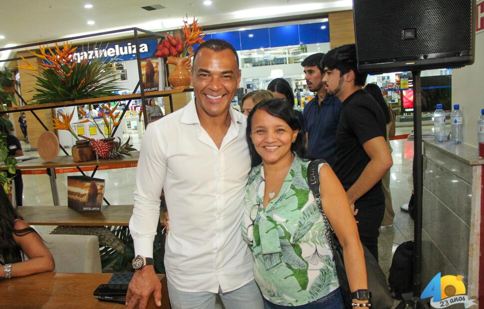 Lançamento-do-livro-depois-do-depois-Mariah-Morais-Fotografia-Itawi-Albuquerque-no-Maceió-shopping- (100)