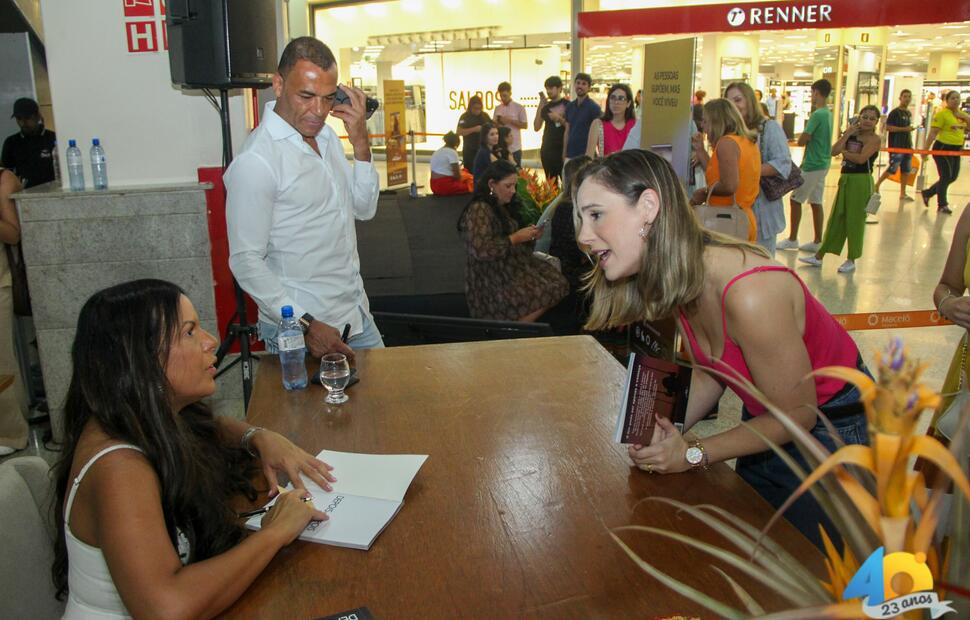 Lançamento-do-livro-depois-do-depois-Mariah-Morais-Fotografia-Itawi-Albuquerque-no-Maceió-shopping- (181)