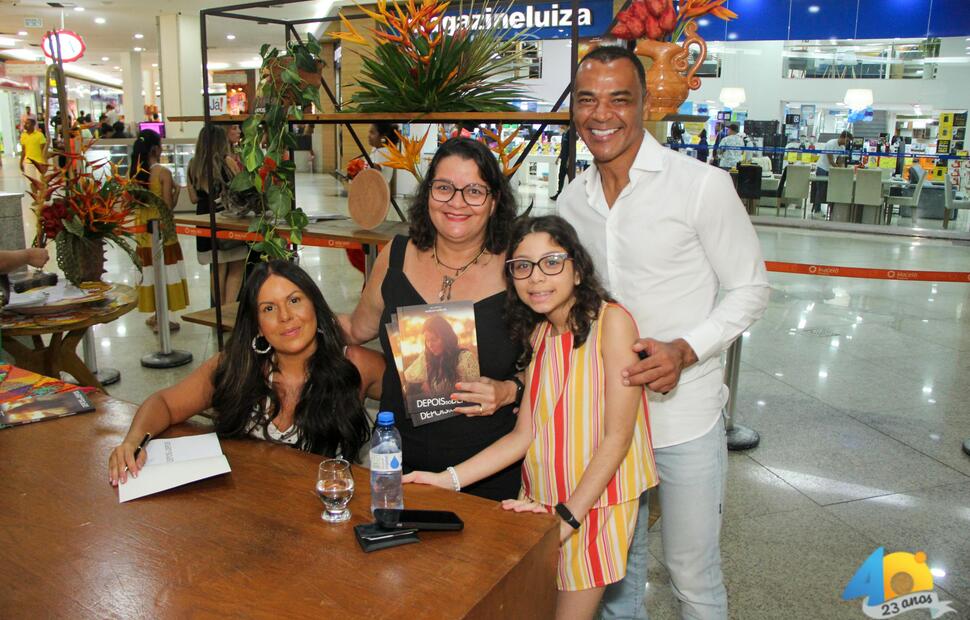 Lançamento-do-livro-depois-do-depois-Mariah-Morais-Fotografia-Itawi-Albuquerque-no-Maceió-shopping- (51)