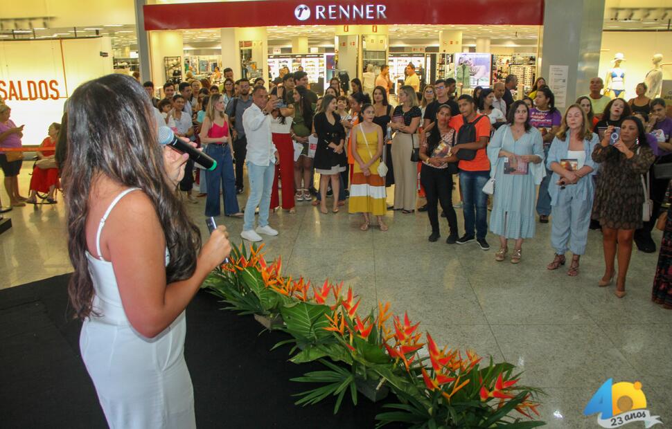 Lançamento-do-livro-depois-do-depois-Mariah-Morais-Fotografia-Itawi-Albuquerque-no-Maceió-shopping- (9)