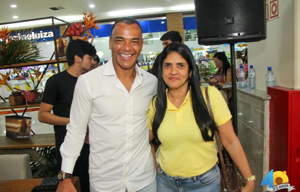 Lançamento-do-livro-depois-do-depois-Mariah-Morais-Fotografia-Itawi-Albuquerque-no-Maceió-shopping- (98)