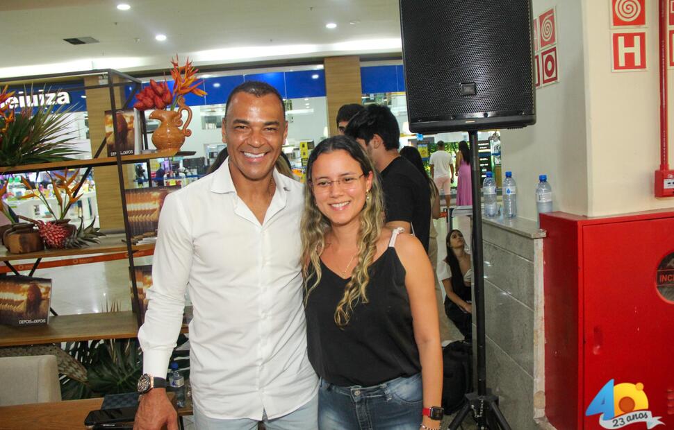 Lançamento-do-livro-depois-do-depois-Mariah-Morais-Fotografia-Itawi-Albuquerque-no-Maceió-shopping- (99)