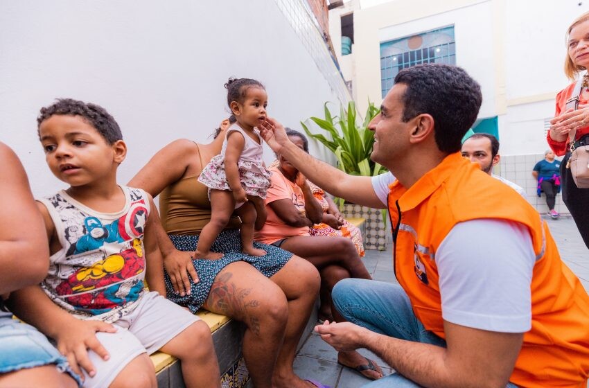 Prefeito JHC confere funcionamento de abrigo para acolher famílias desabrigadas